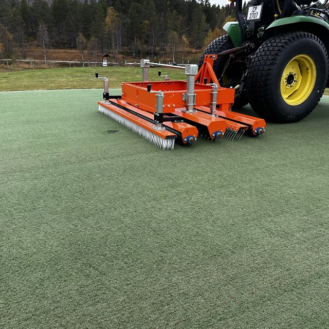 Nye maskiner til våre greener